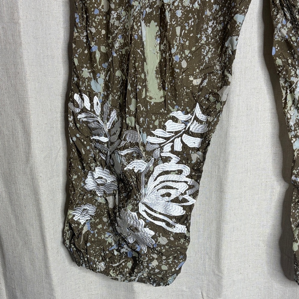 Free people movement size L Olive Green Cargo Pants with White Floral embroidery - Picture 5 of 8